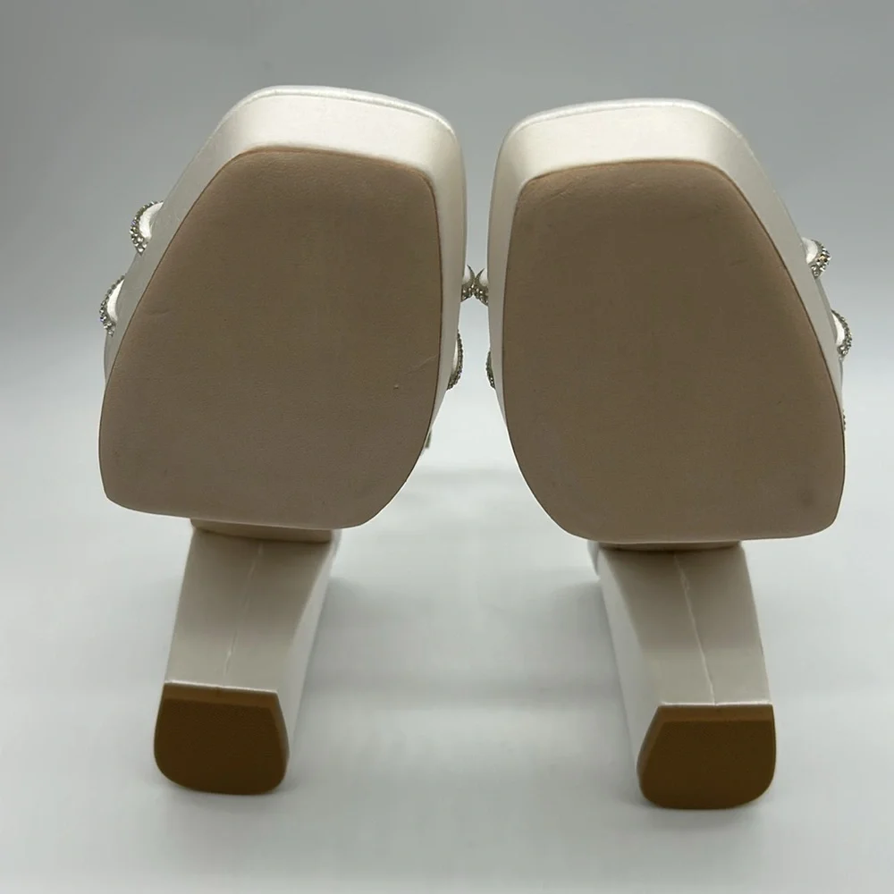 Badgley Mischka Frida Satin Rhinestone Block Heels White Size 9.5 New With Box